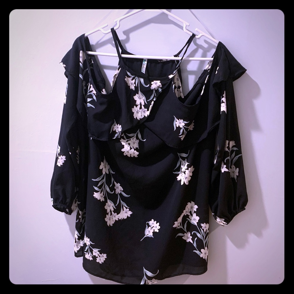 Navy Floral LS cold shoulder blouse